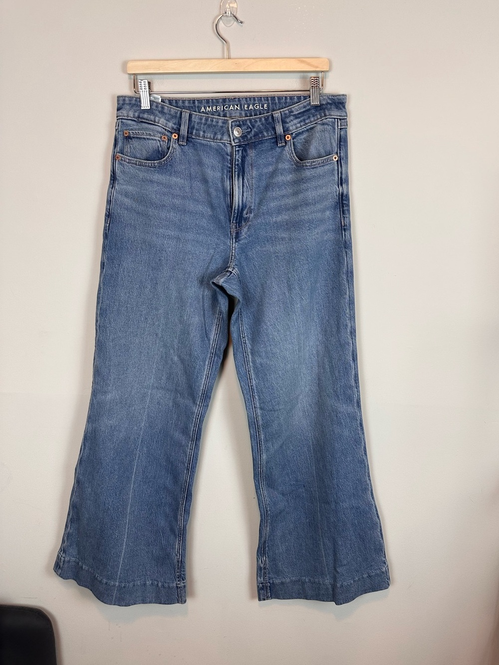 American Eagle High Rise Flare Jeans Stretch Medium Wash Size 8 Regular